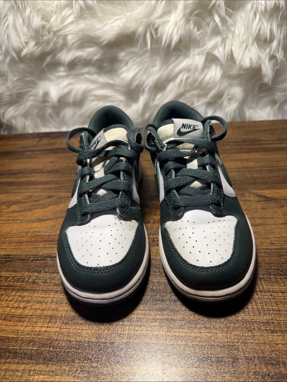 Nike Low-Top Sneakers in White and Dark Green